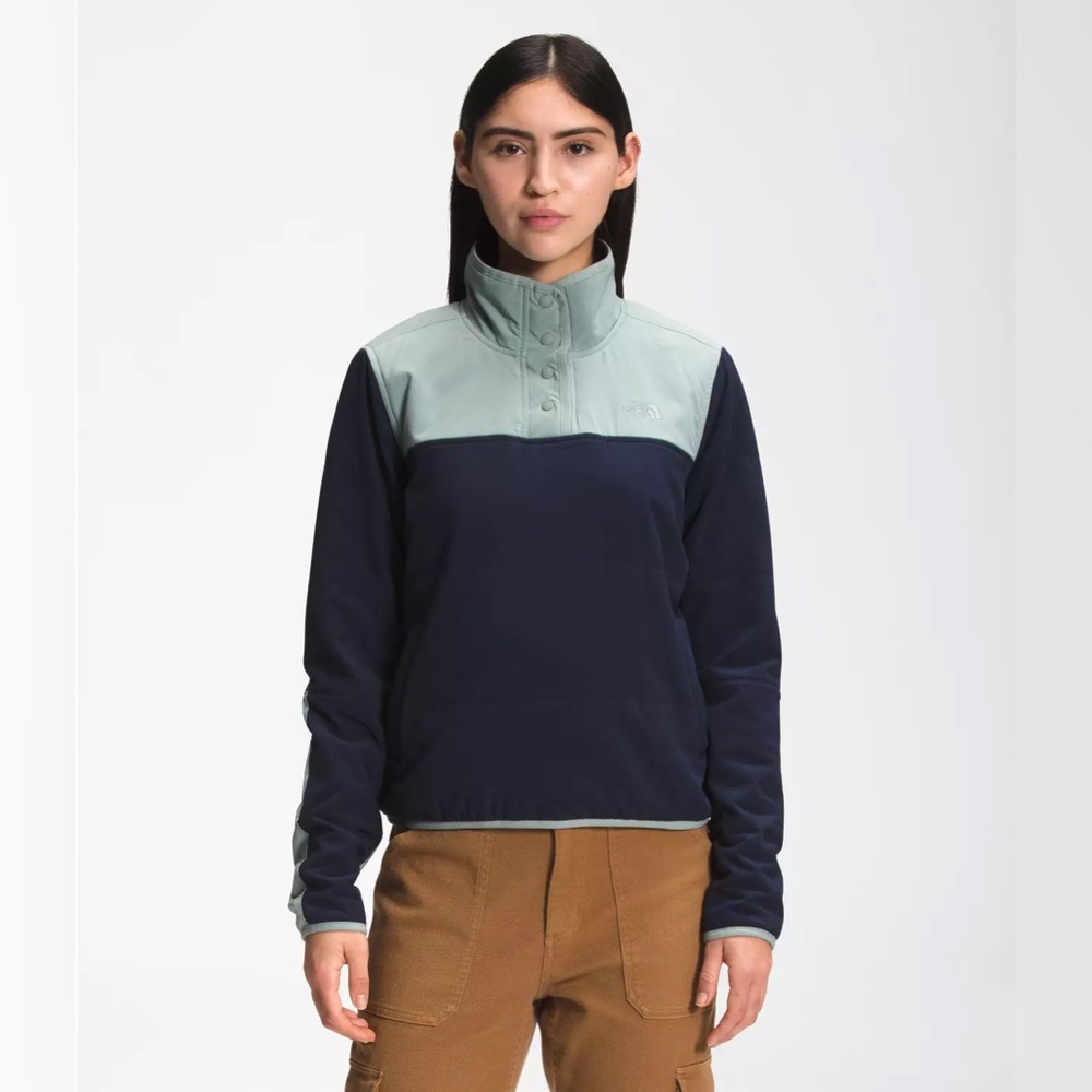 The North Face Women’s Mountain Sweatshirt Pullover in Aviator Navy/Silver Blue